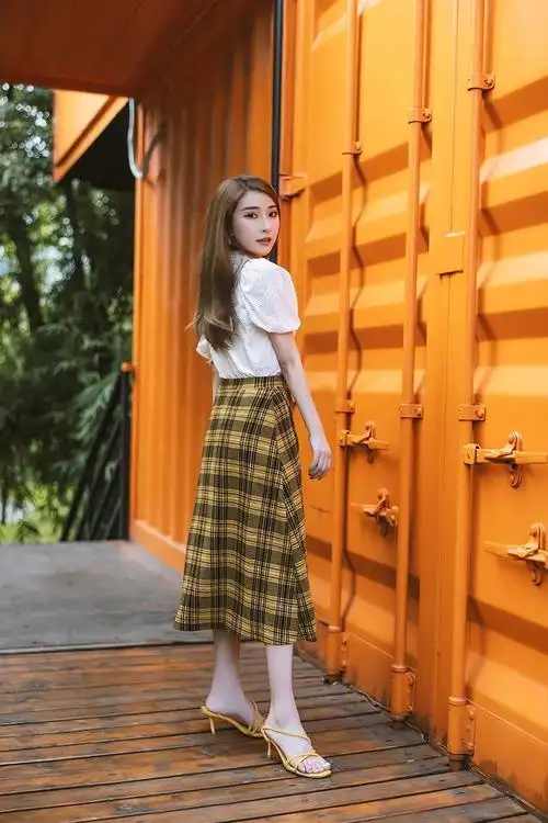 今天小编带来8个全身照拍照姿势,让你拍全身照高高瘦瘦又好看漂亮.