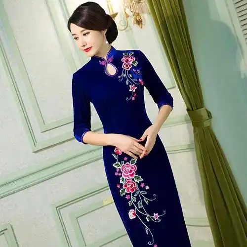 刺绣金丝绒旗袍妈妈装婚礼宴会长款加大码中老年秋冬季新款旗袍