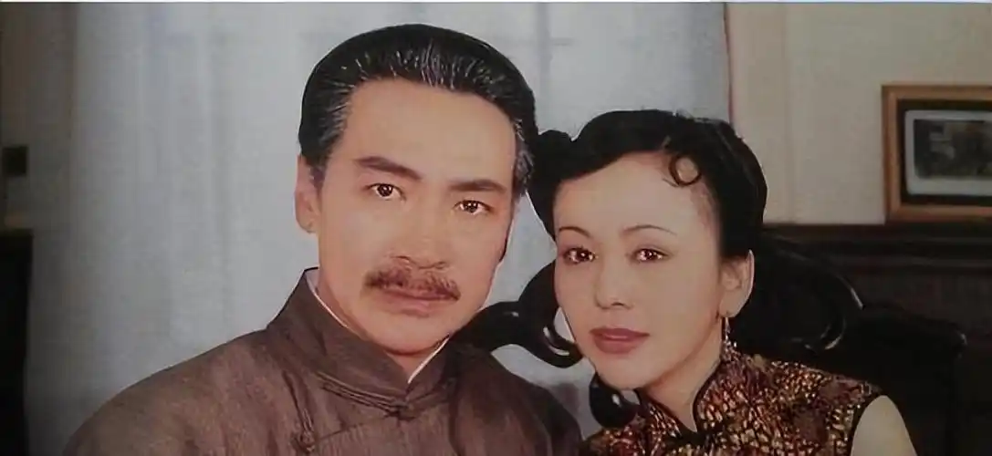 回顾69岁寇振海现状白发老态儿子上高中妻子风韵犹存