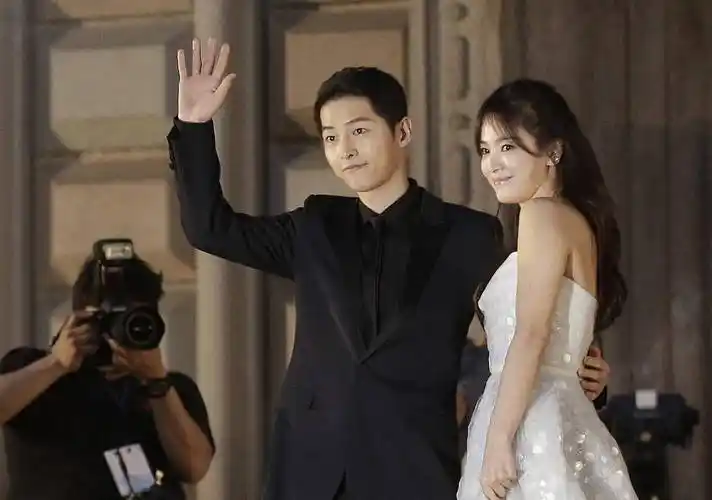 宋仲基和宋慧乔离婚:彩云易散琉璃碎_婚姻_太阳_爱情