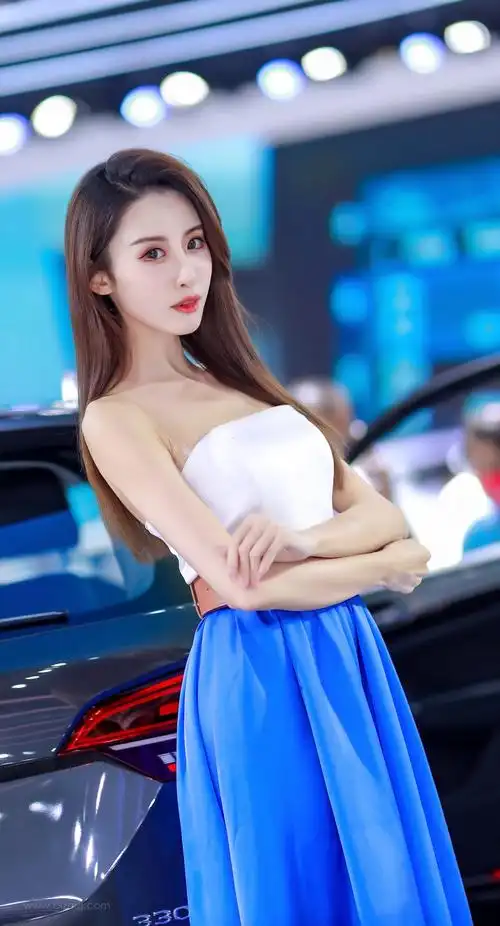 丰神绰约美女车模抖音最火手机壁纸图片