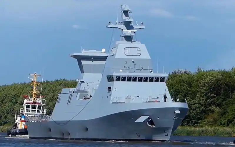 【以色列海军】萨尔6型护卫舰"奥茨玛"号通过德国基尔运河返回以色列