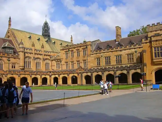 悉尼大学