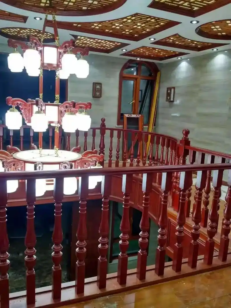 楼梯扶手 #纯手工打造 专业实木楼梯装饰 - 抖音