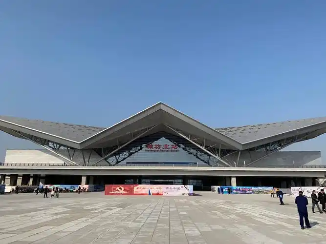 潍坊消防支队特勤中队联合寒亭区大队深入潍坊北站开展"六熟悉