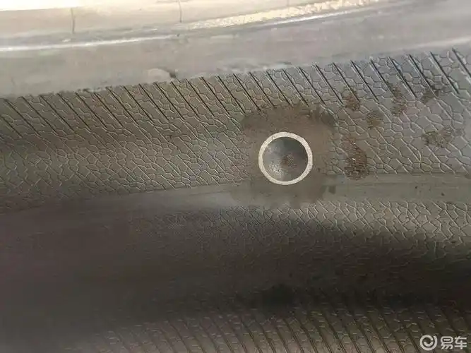 轮胎被扎过三次怎么处理,是换新胎还是补