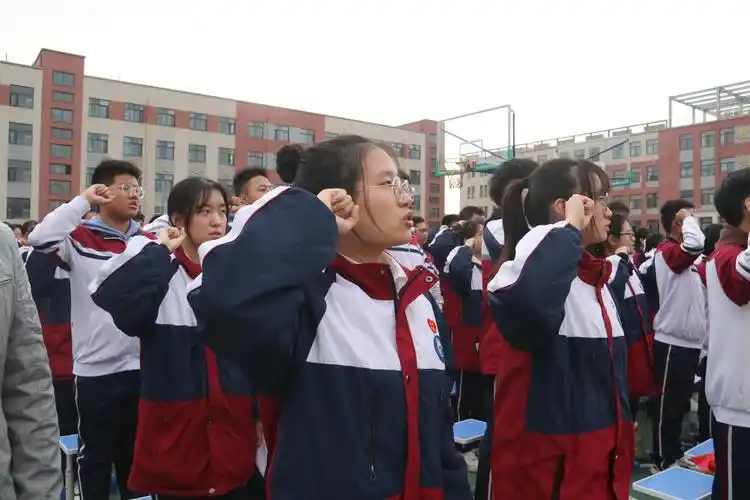 郑州新奇中学高中部