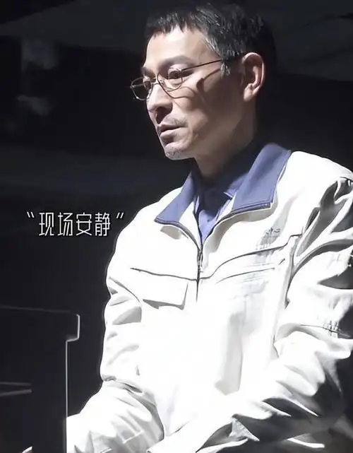 刘德华断崖式哀老白发苍苍似80岁老头网友泪目天王也老了