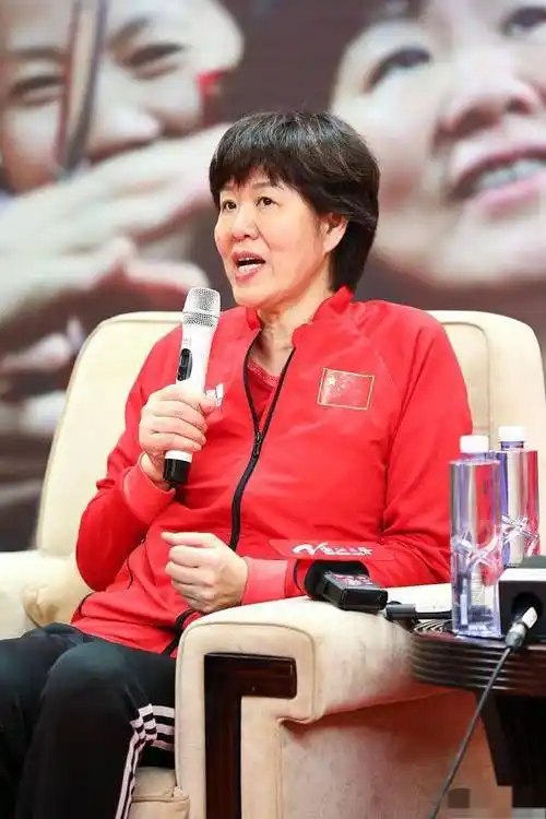 郎平两次被迫辞去女排主教练,不是比赛失利,背后隐情真正原因是_中国