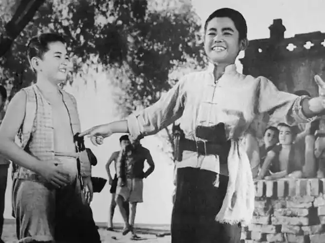 《小兵张嘎》是1965年北京电影制片厂出品的剧情片,由崔嵬,欧阳红樱