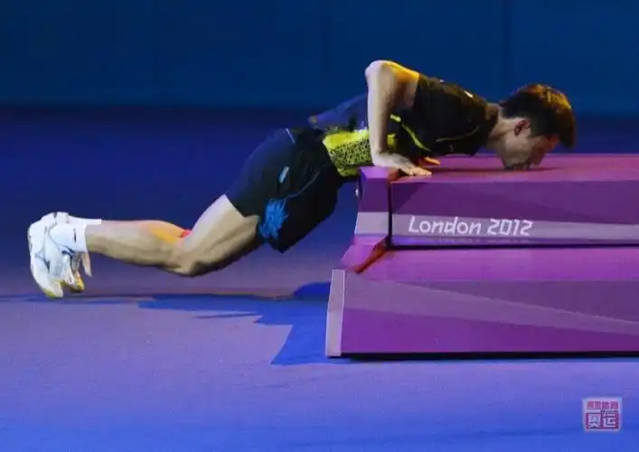 盘点张继科疯狂庆祝撕碎球衣踢爆广告牌