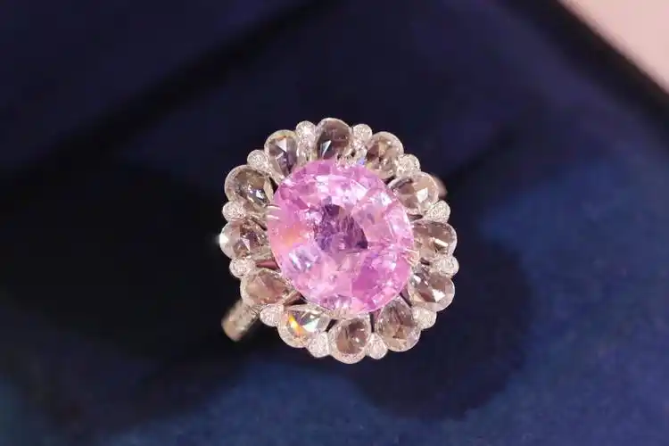 无烧粉蓝宝石戒指