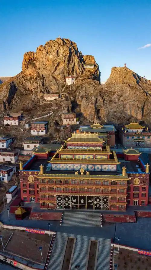 原创孜珠寺修建在4800米的高山之上年龄超过3000岁神圣无比