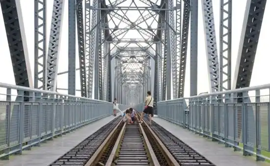 情侣别去台铁局长分析高屏旧铁桥分手传说