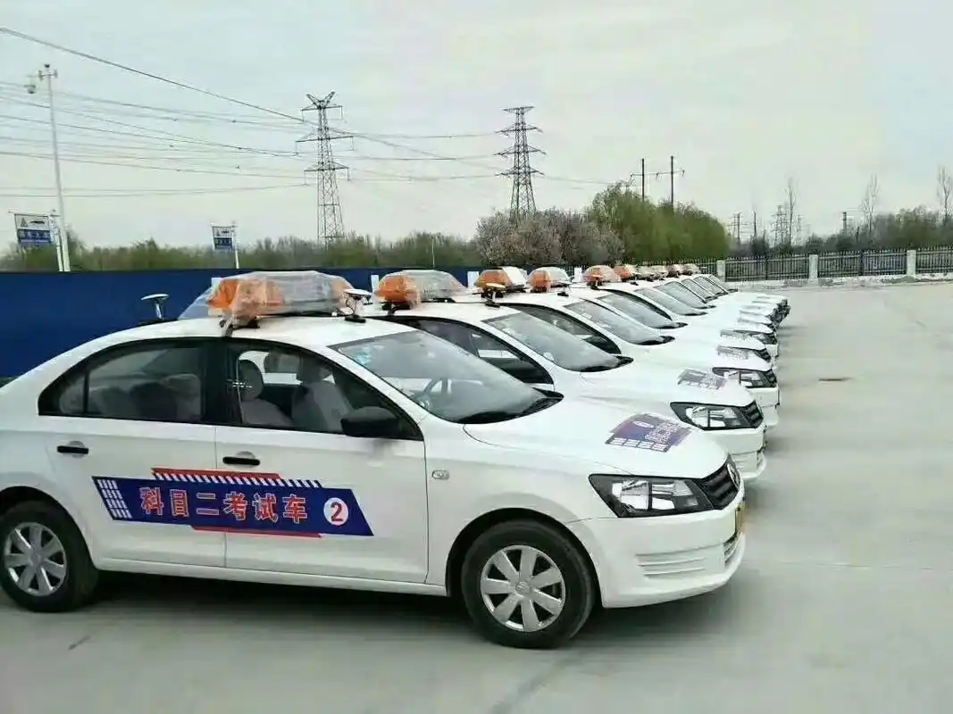 元谷考场微笑迎考成功在望元谷驾校元谷科目二考场欢迎报名参观学习