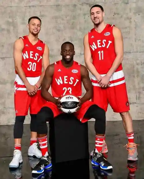 勇士库里谈未来:只想赢,不介意拆散三巨头