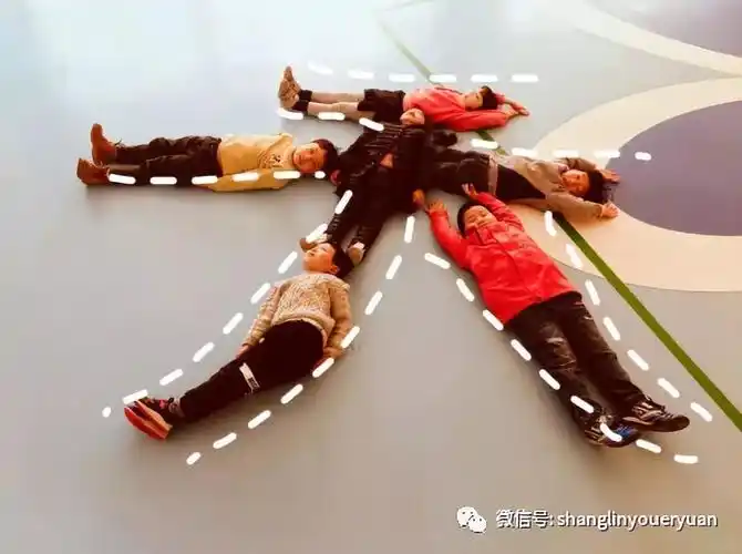 利用黏土,身体动作和动作组合造型来表示汉字,对汉字的造型有了更深入