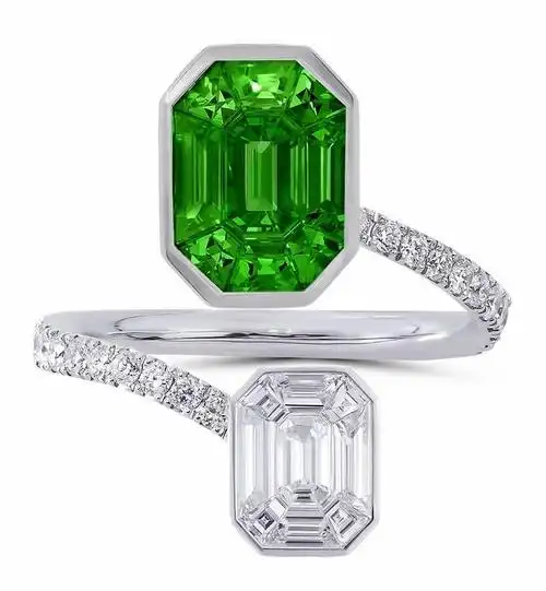 绿色蓝宝石 寓意:镇静舒缓,平和心情