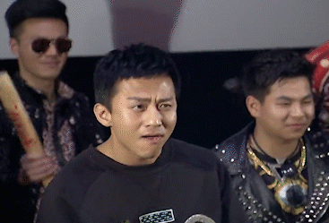 邓超搞笑摇摆嗨起来偶像发布会gif动图_动态图_表情包下载_soogif