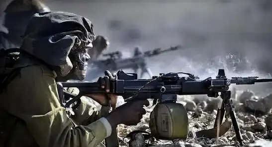 美论坛:为何美国不像轰炸叙利亚和阿富汗那样轰炸中国?网友评论