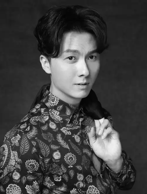 王浩信图片 王浩信帅气图片