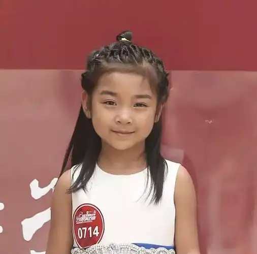 张欣毅丨独臂女孩丨坚强乐观的折翼小天使