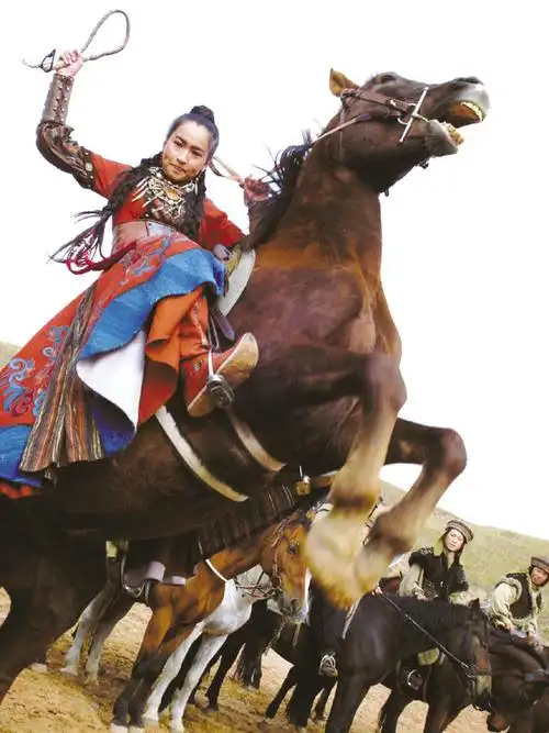 她像—本写满草原故事的书——访青年演员乌兰其其格(图)