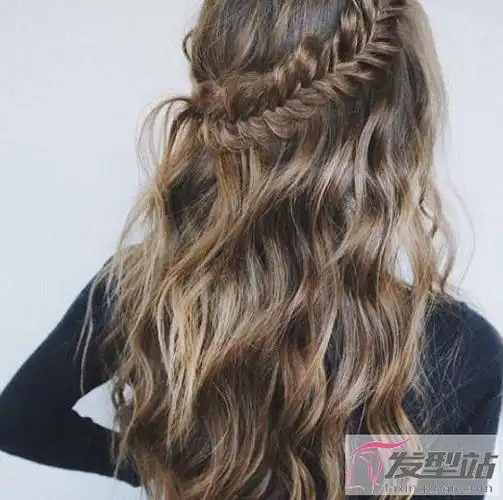 唯美大气欧美编发发型 别样的长发编发又仙又美