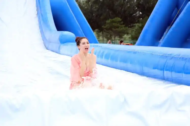 首届木槿丝语杯泳装模特大赛(总决赛)即将启幕