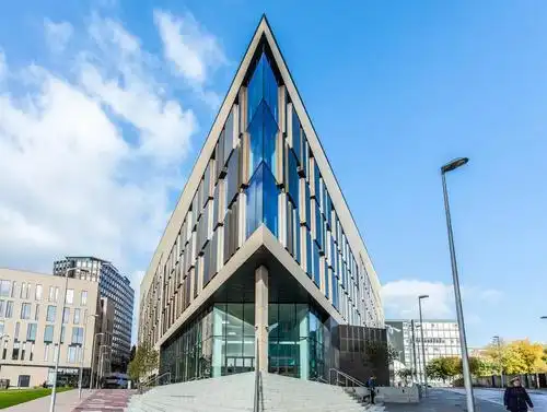 英国留学申请思克莱德的金融硕士专业排名位于全球第48位英国前十