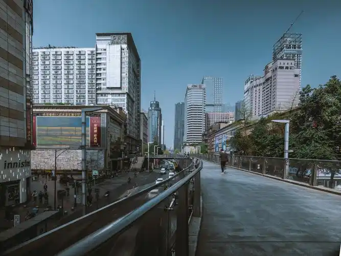 成都总府路街景