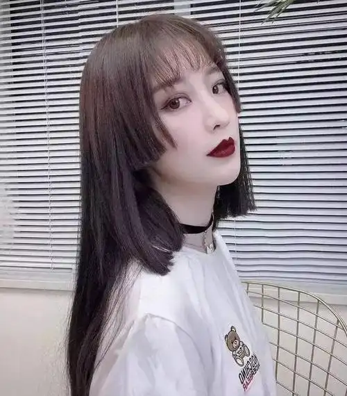 公主切发型越流行越时尚