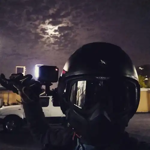 陆地飞行员五毛头像