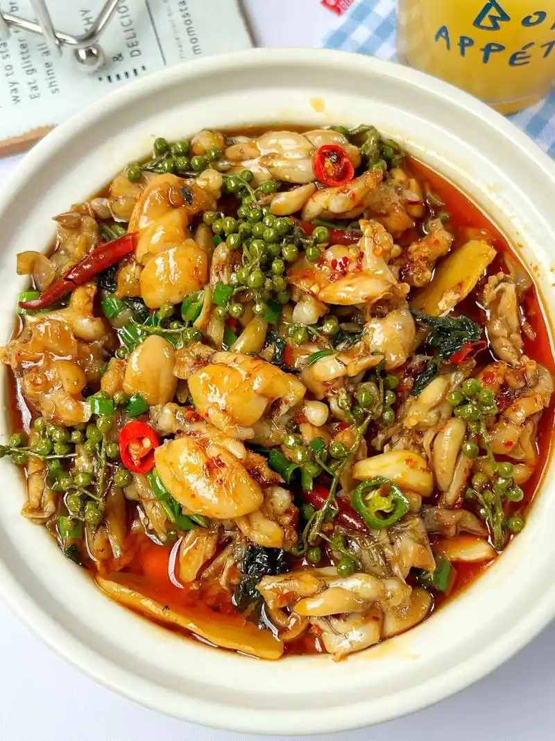 又香又麻又辣麻辣牛蛙~想吃很久的牛蛙终于安排上了,味道巨哇塞 - 抖