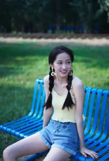 杨肸子麻花辫甜美写真图片88