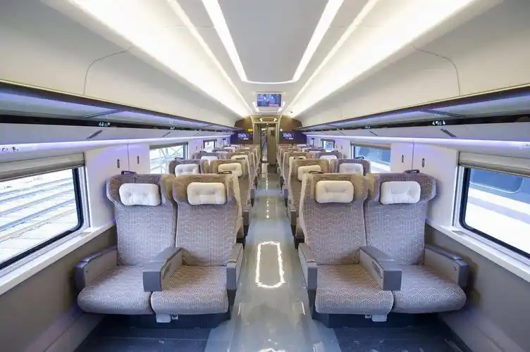 高铁车厢内的红绿灯 是什么意思,冷门知识了解一下