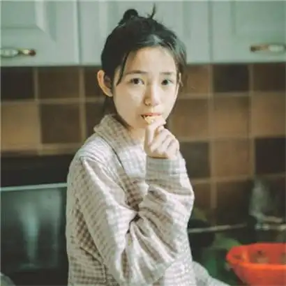 朴素女生头像穿着朴素清幽淡雅贤惠的女生