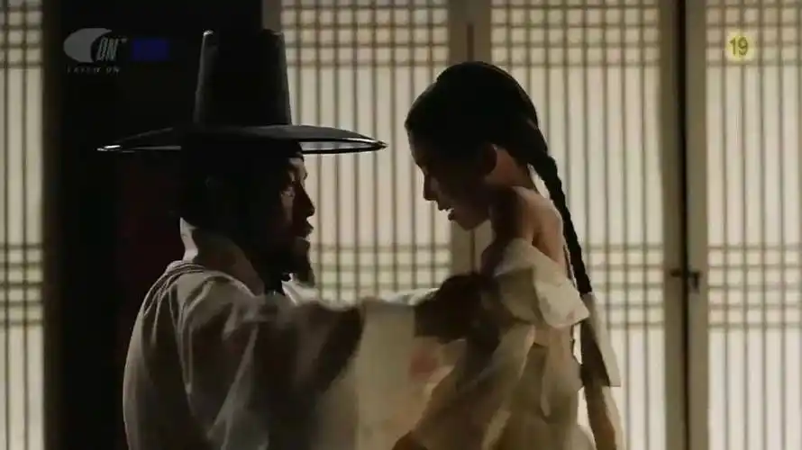 韩国r级电影《美人图》解读:秋瓷炫激情上演矜持和隐秘的三角恋_爱情