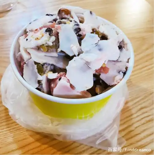 西瓜炒酸奶,炎炎夏日里一抹亮丽的色彩.