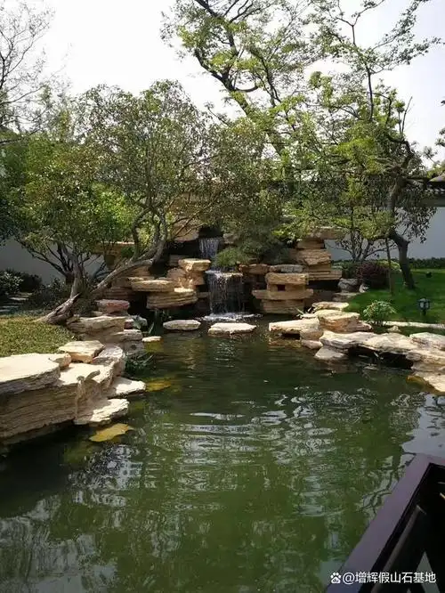 如何挑选适合自己的假山水景