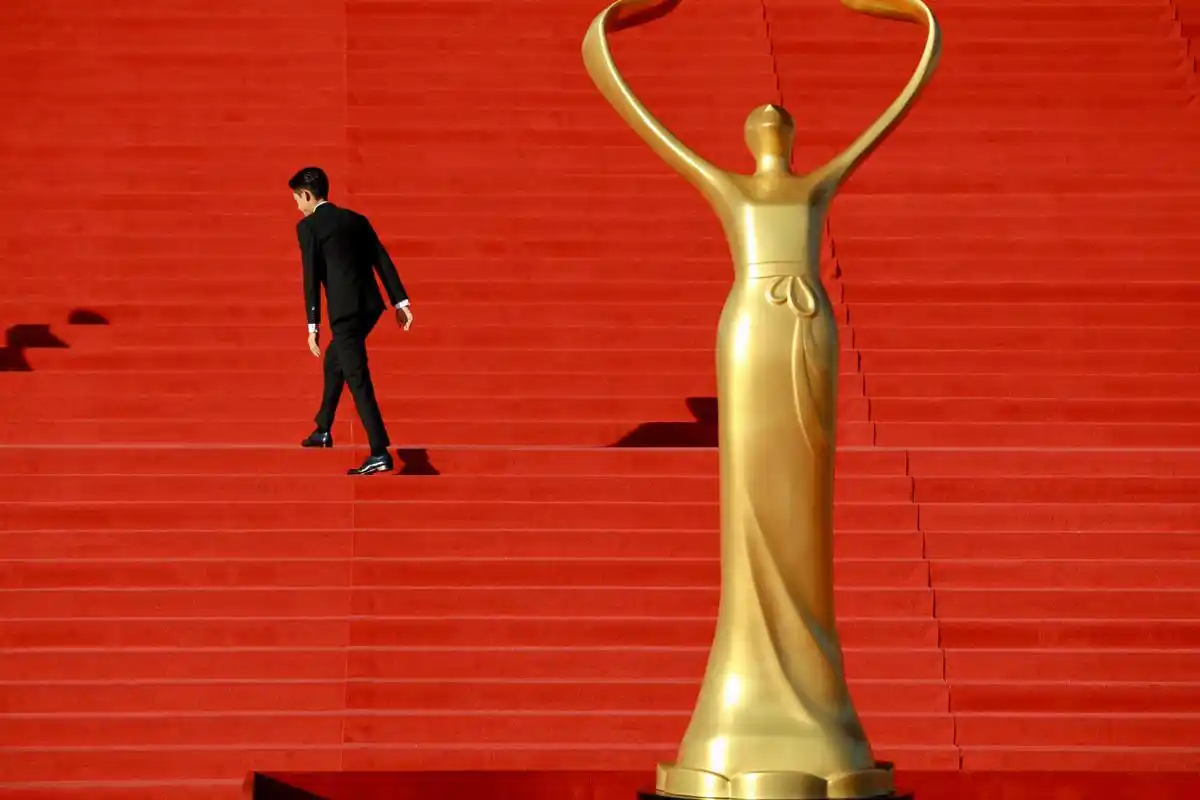 第十二届北京国际电影节闭幕式红毯举行