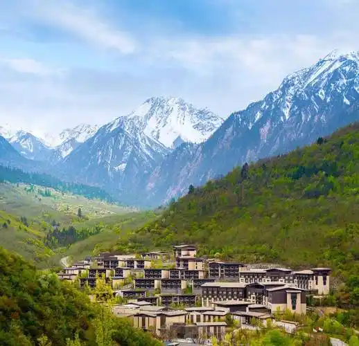 金螳螂丨日赛谷丽思卡尔顿隐世酒店_建筑_传统_九寨沟