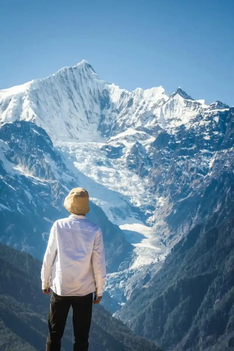 独自一人徒步雨崩体验.