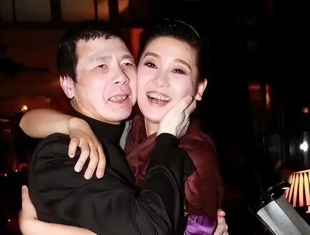 董洁出轨癞蛤蟆,林青霞恋上矮冬瓜,看到蒋雯丽老公彻底忍不了了