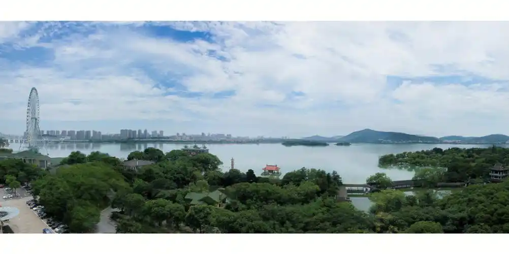 与亲朋团聚,于湖边赏景,无锡君来湖滨饭店无疑是不错的去处