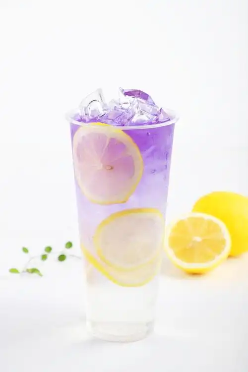 然而,奶茶的价格几乎是鲜榨果汁的两倍,总体销量也差不多.