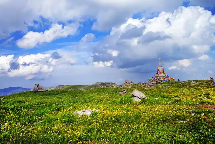 五台山海拔3000多米的北台山顶风光