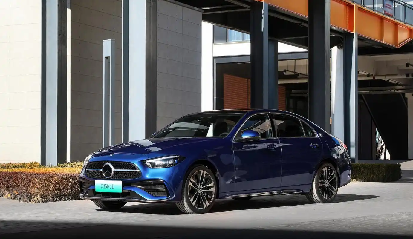 实拍奔驰c级phev:油耗1.27l 空间大/有面子!标配空气悬架动心吗?