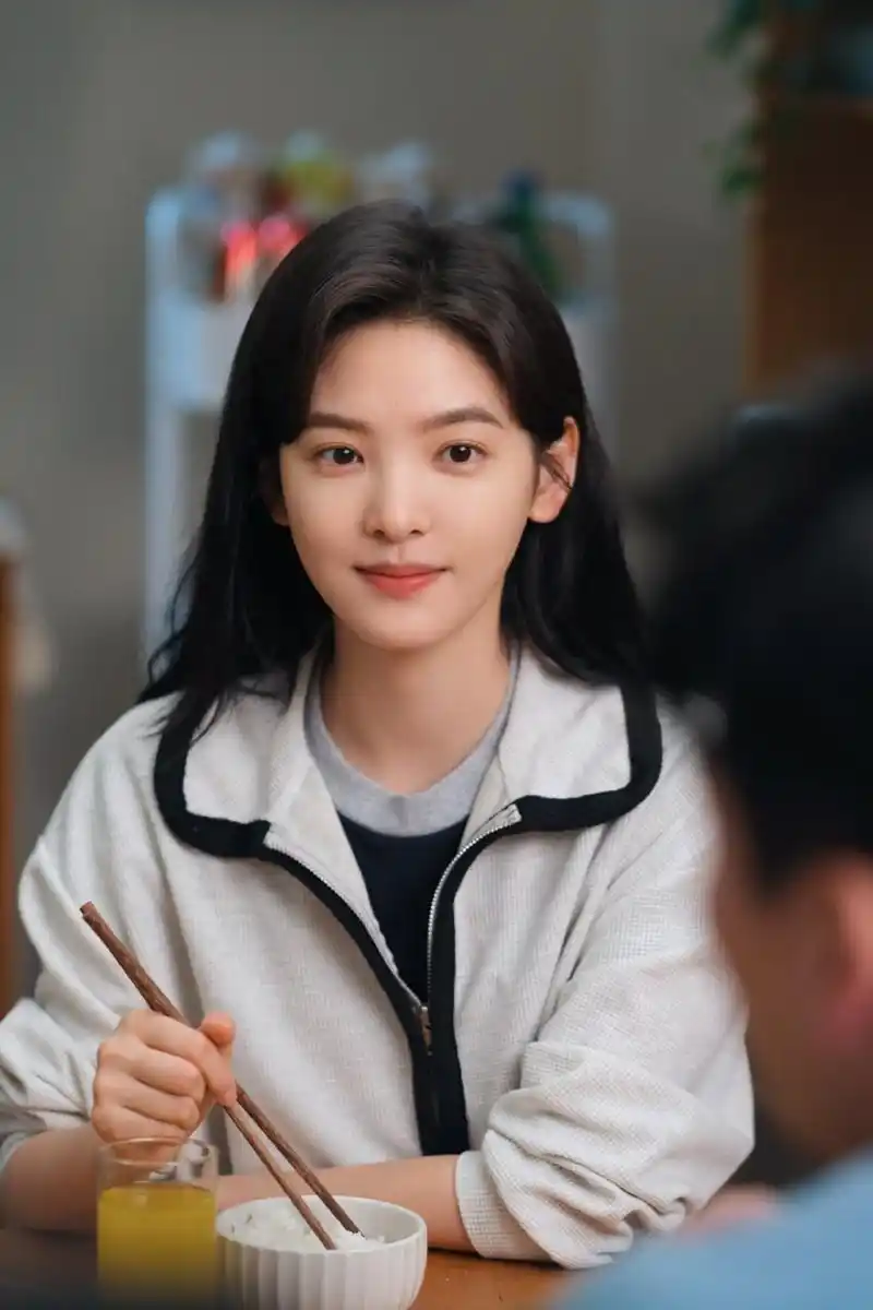 章若楠高清壁纸头像(四十三)[比心]