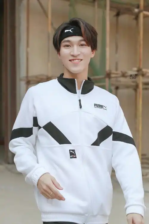 santa赞多超话#赞多0311生日快乐#@创造营2021-赞多时间的缝隙里会有